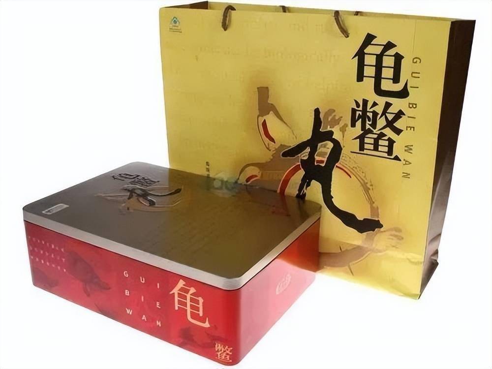 在中华鳖精爆火之时,市面上出现了很多同类产品,钟睒睒创办的养生堂