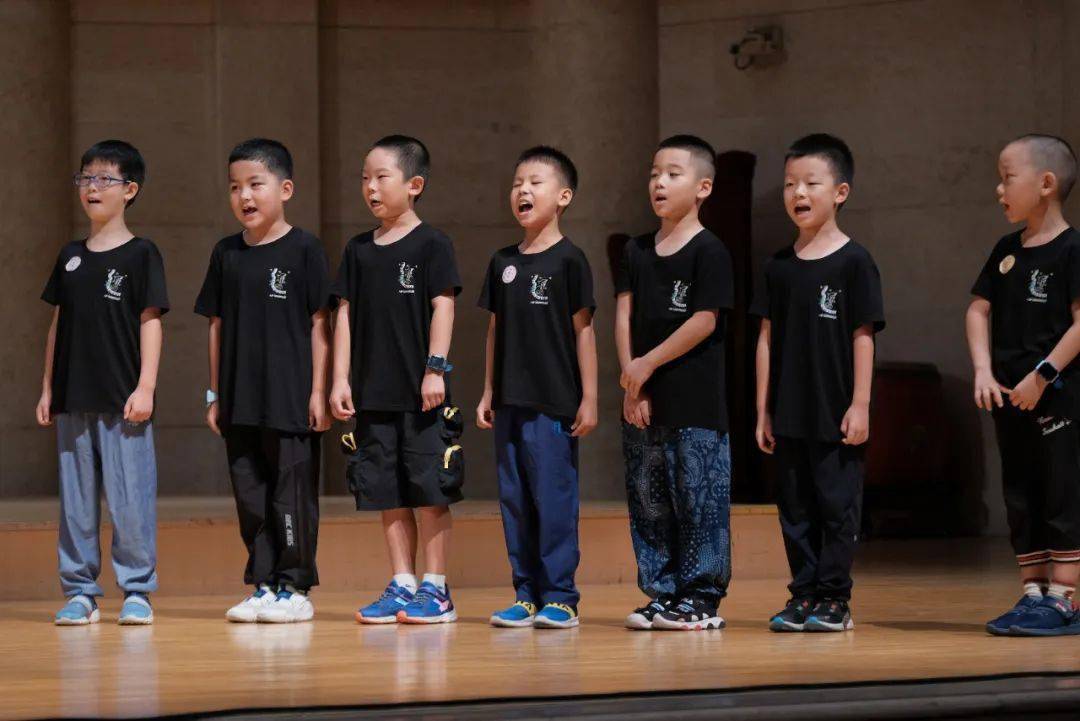 在朗诵中体悟"真善美—吟诵,朗诵夏令营圆满精彩