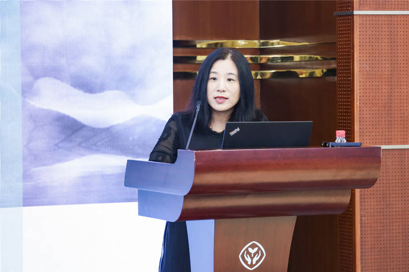 武汉大学数字出版研究所所长徐丽芳在"中国数字教材发展对策与建议"