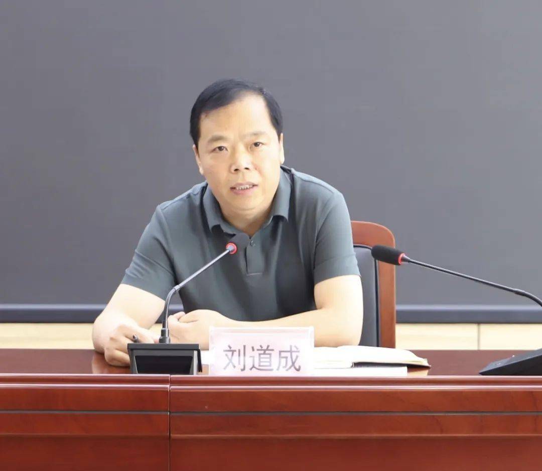 全县学校食堂食品安全工作培训会议召开