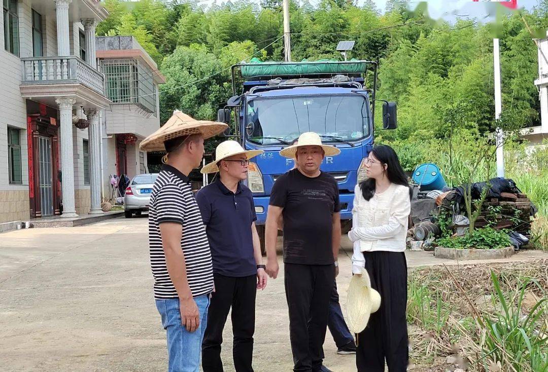 主任苏永全带头履职,率队走入龙岩市德益堂生物科技有限公司开展调研