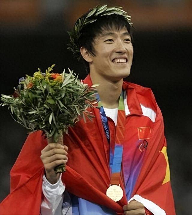 刘翔2004雅典奥运会12.91夺冠!打破世界纪录!创造历史!