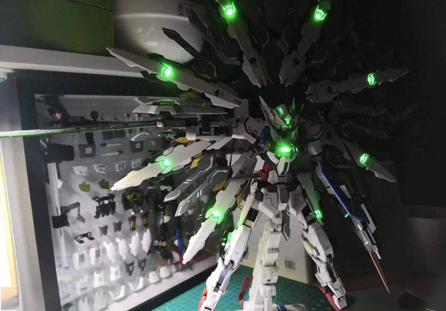 "孔雀开庭"八盾,加灯白色正义女神高达模型_盾牌_进行_高达系列