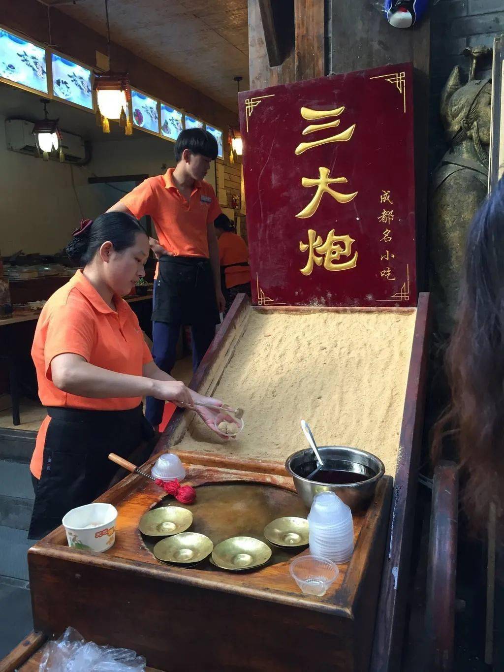 四川这个名小吃比较冷门但是却很好吃,只有在旅游景区才能吃到_三大炮