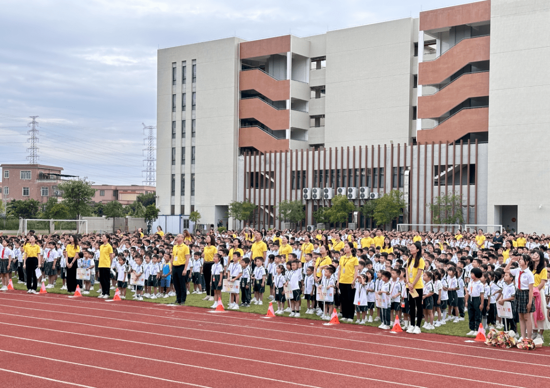 开学首日仪式感拉满!云东海同学仔返学啦