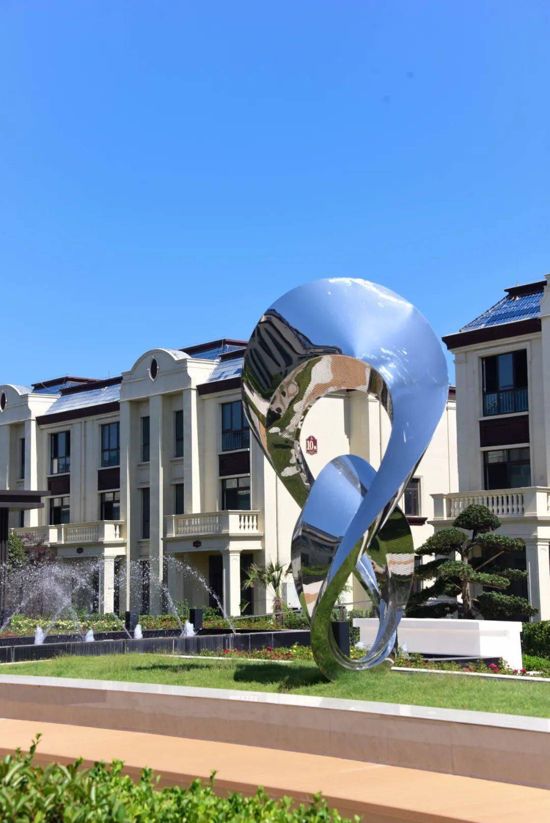 菏泽这栋超豪现房别墅,价格出乎意外._生活_玫瑰园_利保