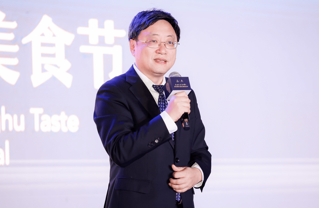 东湖集团副总经理曹伟在致辞中对所有嘉宾的到来表示热烈欢迎.