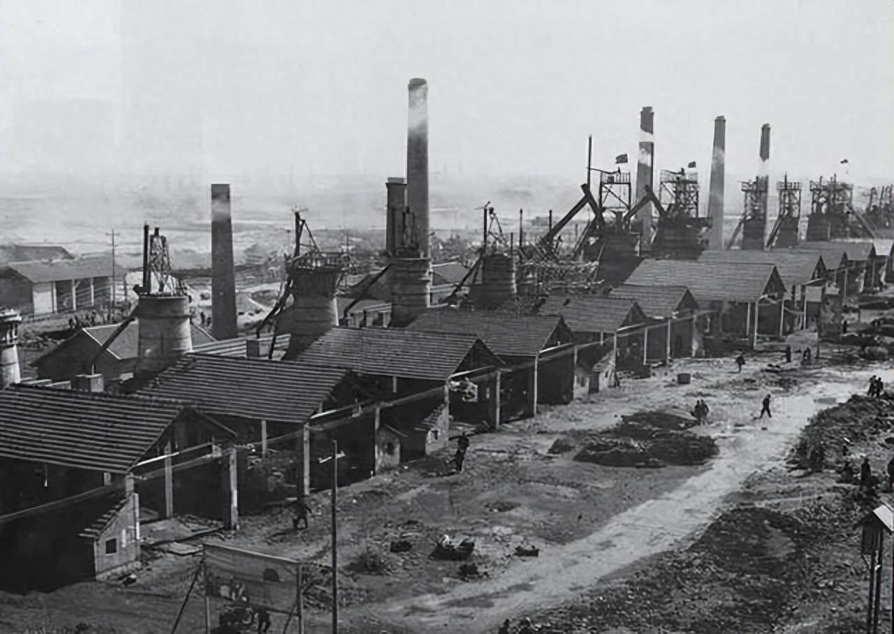 另外,重工业和轻工业对于民生的影响也不一样,重工业制造生产资料,轻