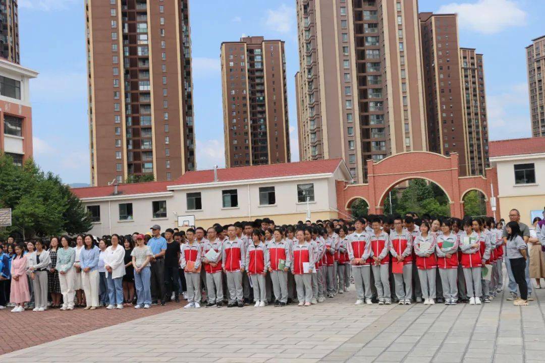 笃行逐梦迎新季,风帆再起展新程|云南长水实验中学宜良校区举行2023