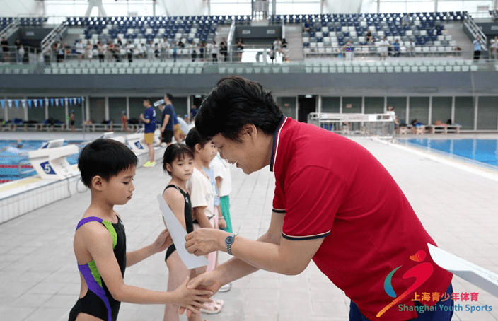 静安跳水队在上海市青少年儿童跳水锦标赛中获得2金1铜的佳绩!