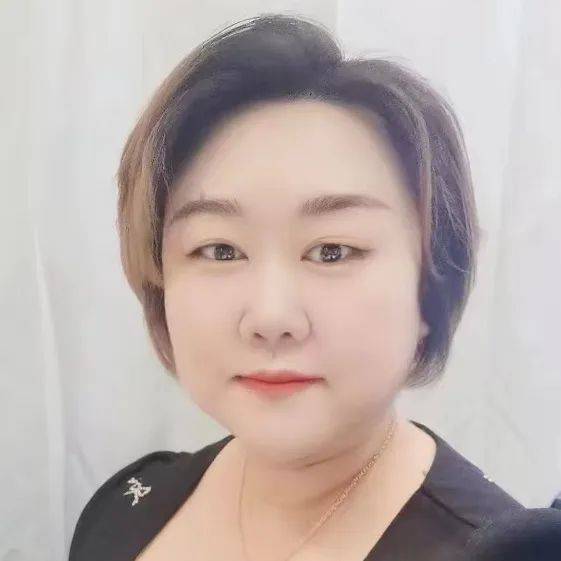 郭蕾(北京市西城区育翔小学)虚心请教 拜个师父走马上任后,新手班主任