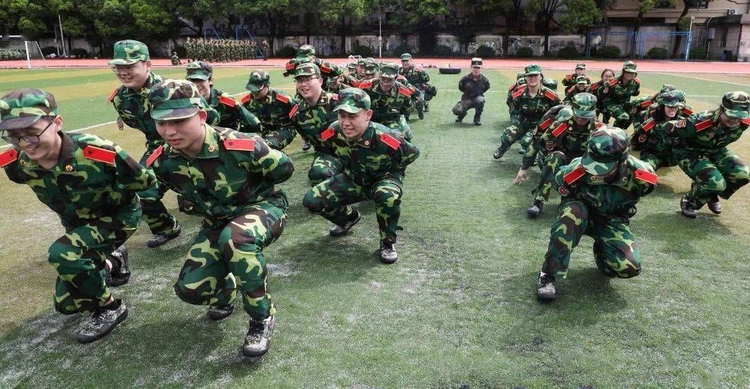 军训安排来啦,请查收!_成绩册_大学生_锻炼