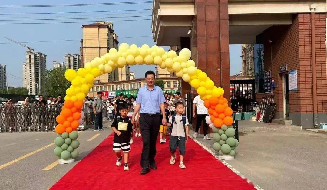 我们开学啦丨曹县五台山路小学开学纪实_家长会_年级_孩子