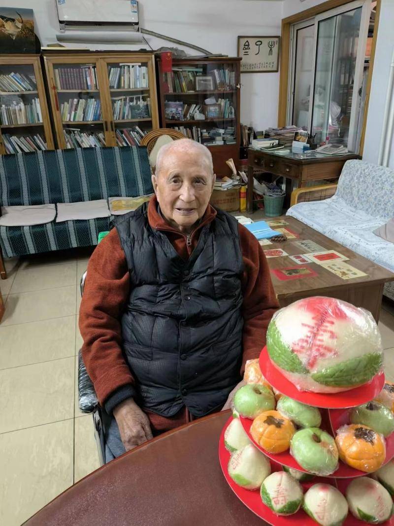 当代作家袁鹰去世,作品《井冈翠竹》《白杨》《小站》等入选语文课本