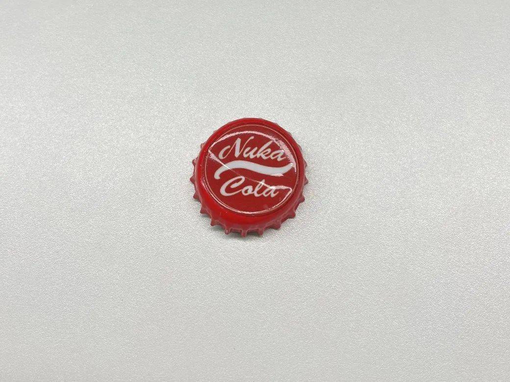 参加贝塞斯达派对喝的核子可乐,里面可乐喝完,把瓶盖从上海带回了北京