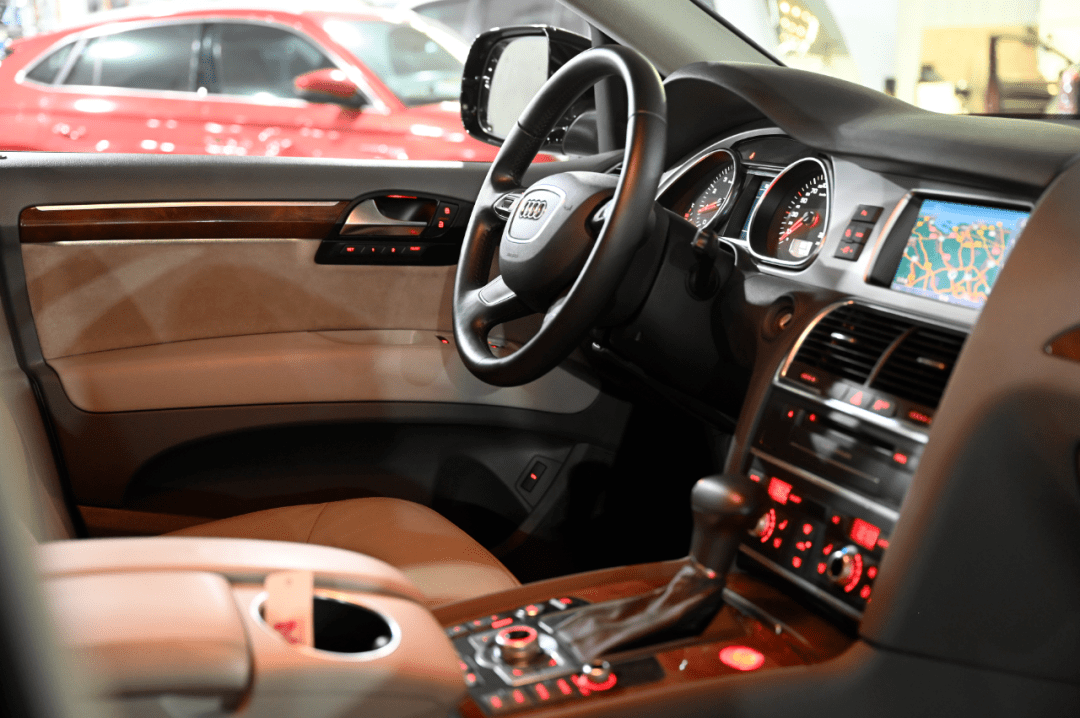 车间整备中终检工程师王玉喜主修技师刘鹏鑫质检/路试工程师段林志