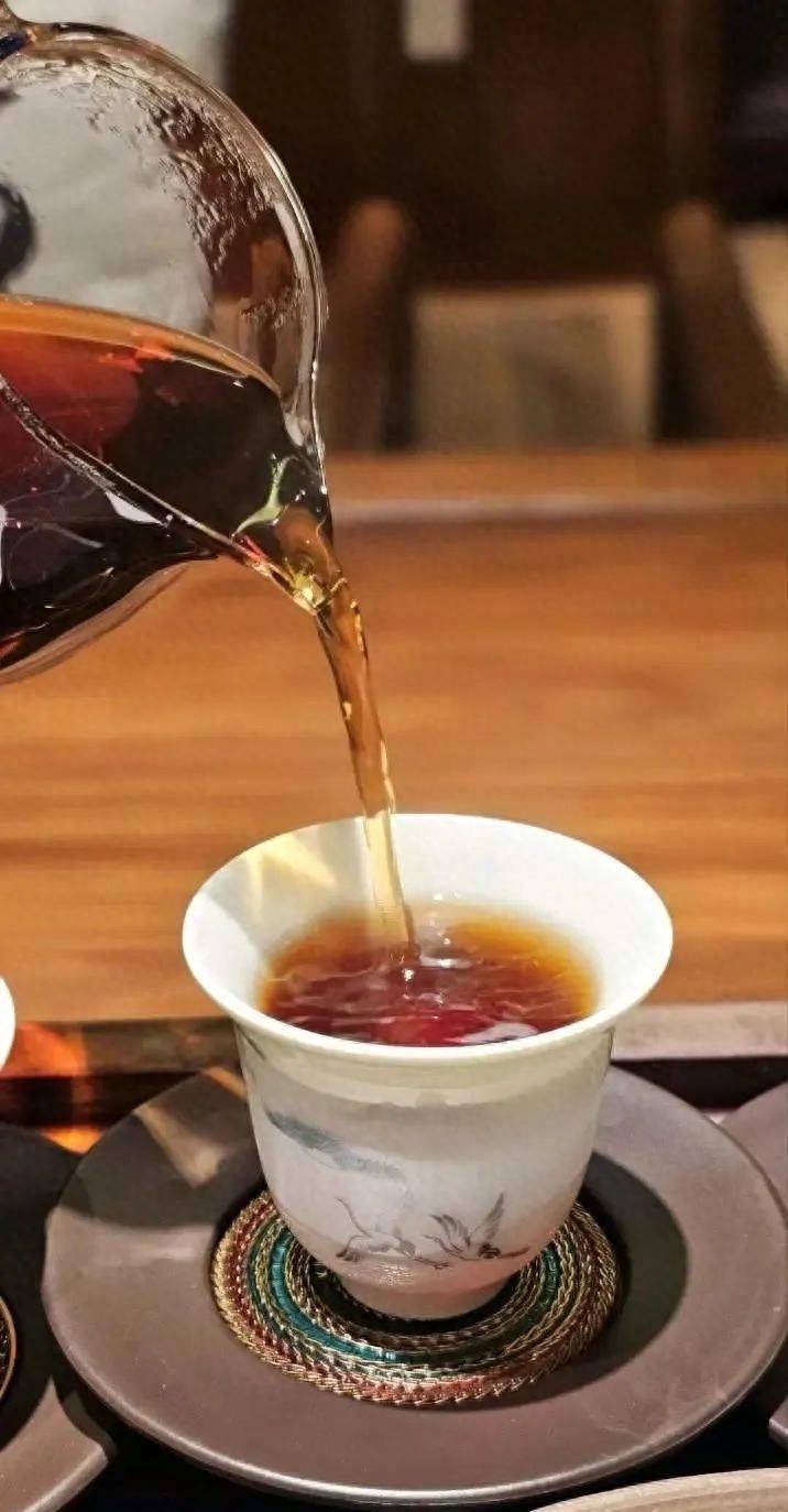 一款不断进化的标本|三鹤六堡茶【2503】品鉴评测!_梧州_广西_茶厂