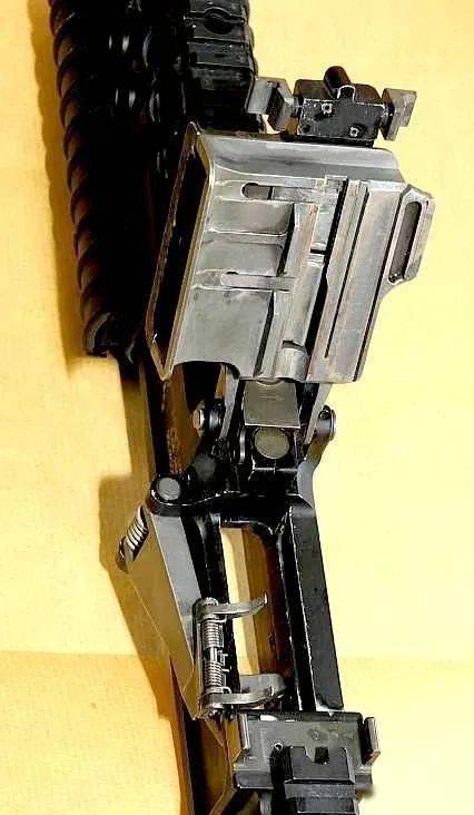 斯通纳老爷子的最后遗产,可被称为"无后坐力"机枪——kac lamg轻型