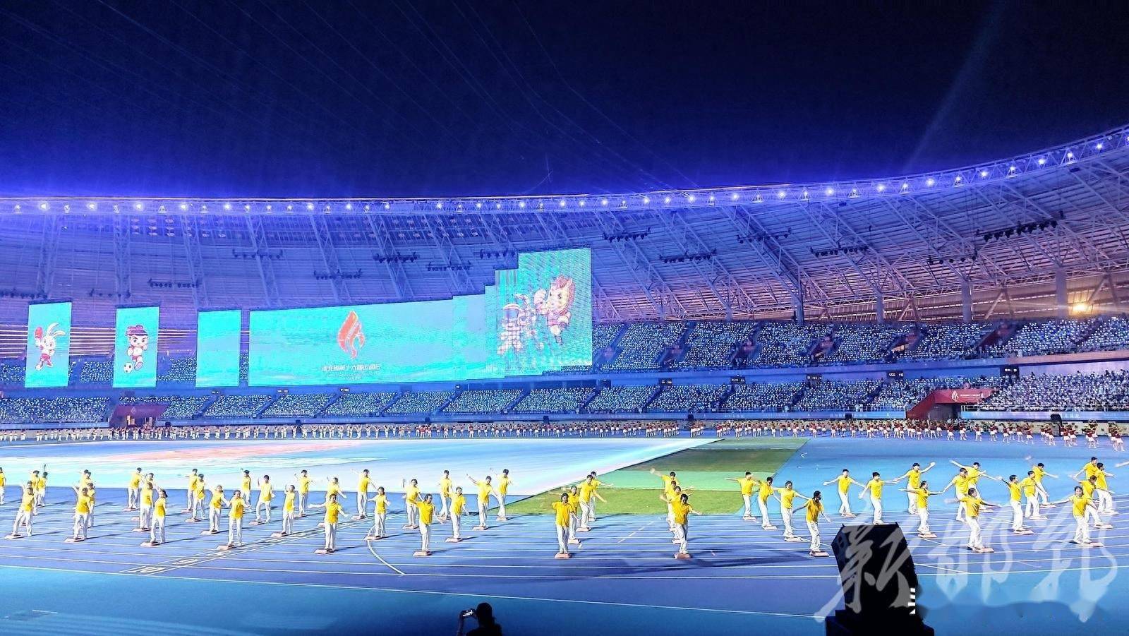 河北省第十六届运动会开幕式将于今晚19:30在邯郸体育中心举行,演员们
