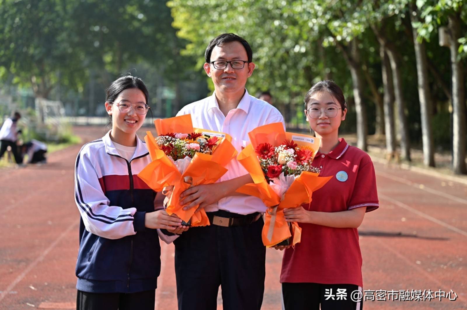 高密三中举行2023年秋季开学典礼暨教师节庆祝大会_发展_康成_科学