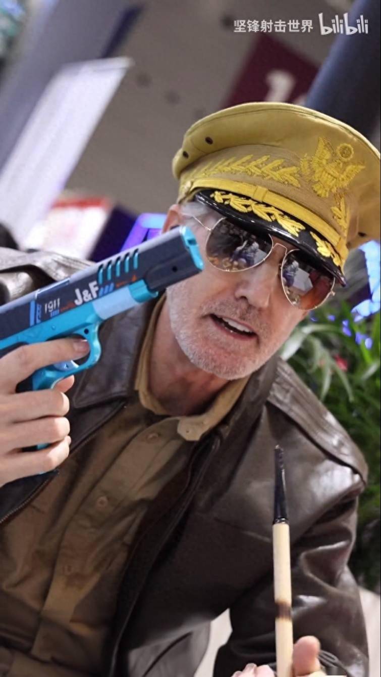 图源:b站@竖锋射击世界于是,可能伴随着第一部以麦克阿瑟结尾的"伪