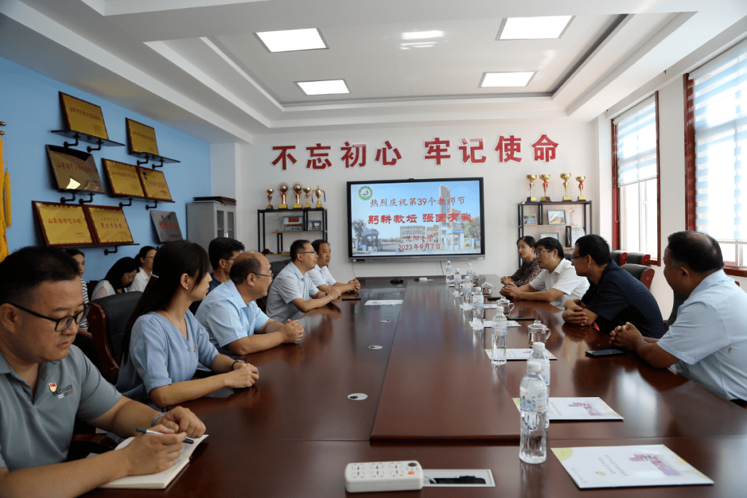 连日来,区领导解金章,尹斌,边立群,赵争光,高磊也分别到我区各中小