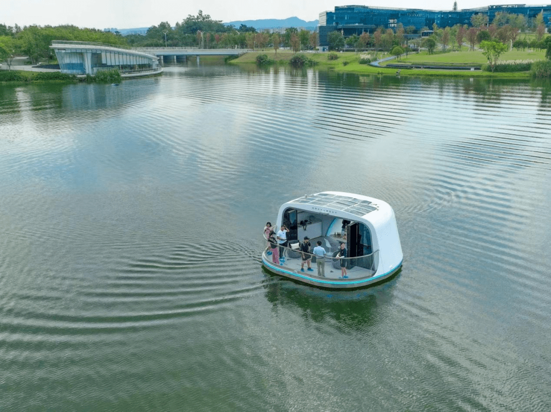 明月湖未来酒店等沿途西工大重庆科创中心可观恣意生长的灿烂夏花漫步