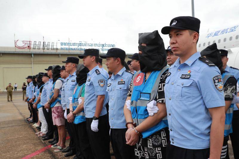 179名从事虚假投资理财类电信网络诈骗的犯罪嫌疑人从老挝被押解回国