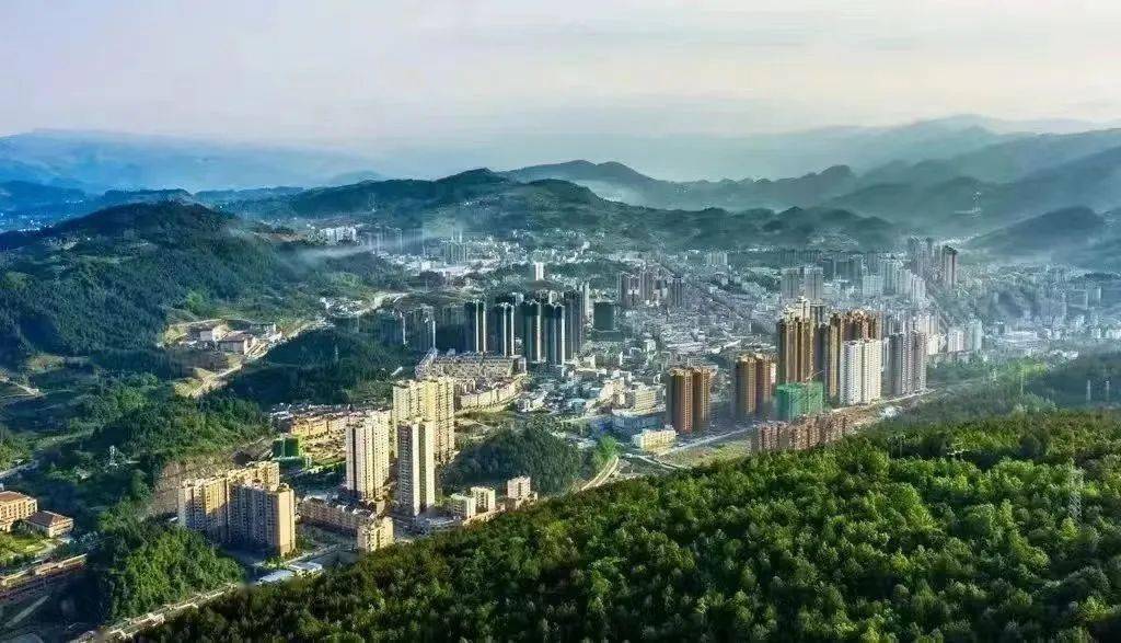 【文明动态】道真县城绿荫浓