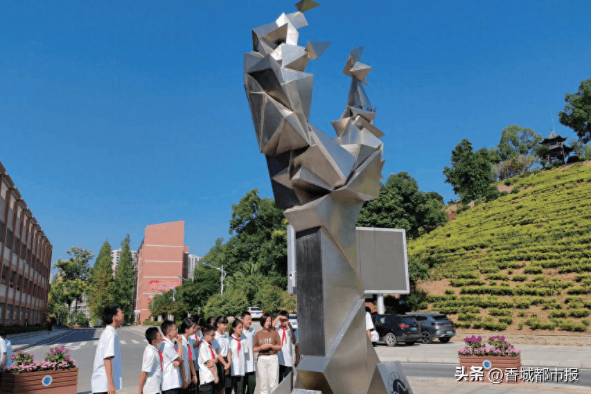 温泉中学:文化立校细无声 面向未来润桃李_活动_校园_建设