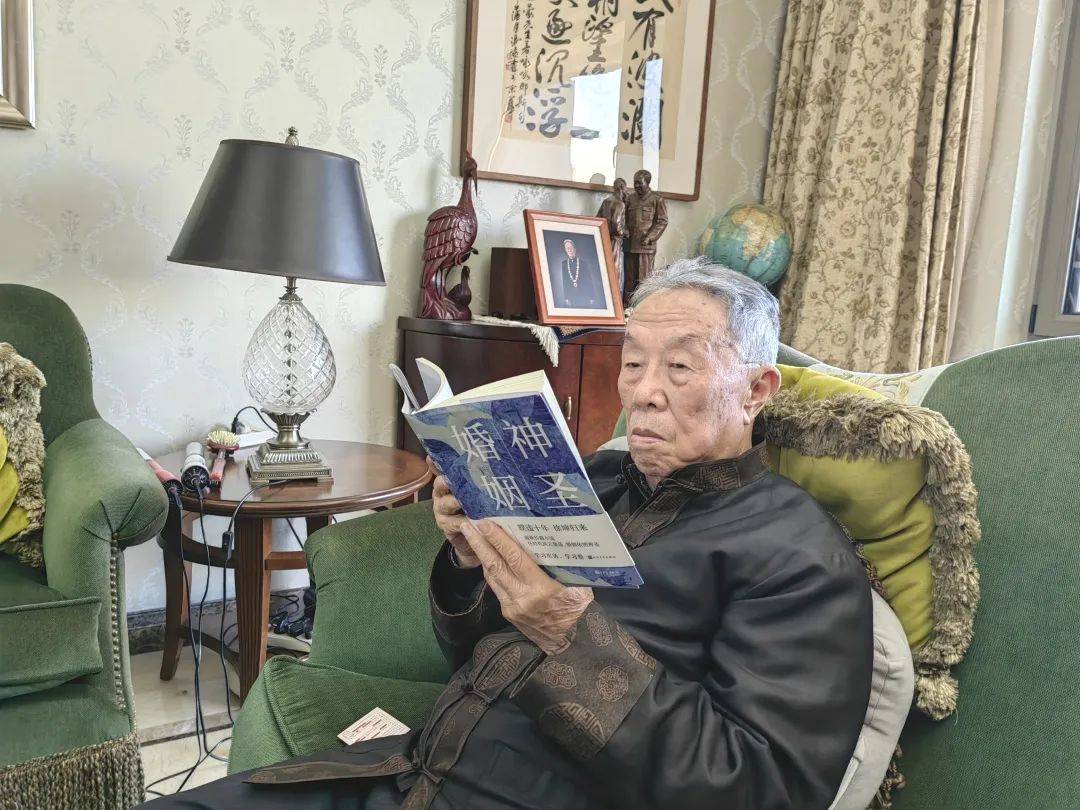 评论| 徐坤《天选之人:我看王蒙》_先生_文学_中国作家协会