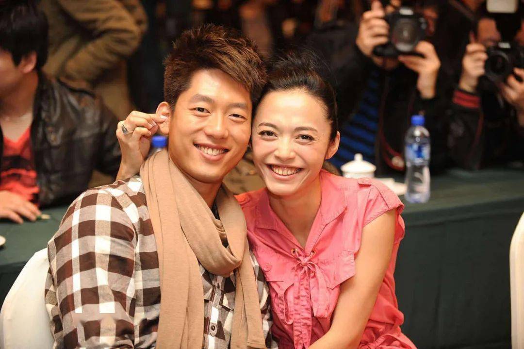 刘烨骂周迅:你不会演戏,出名是因为跟导演睡觉,气的周迅拿起瓶子,就砸