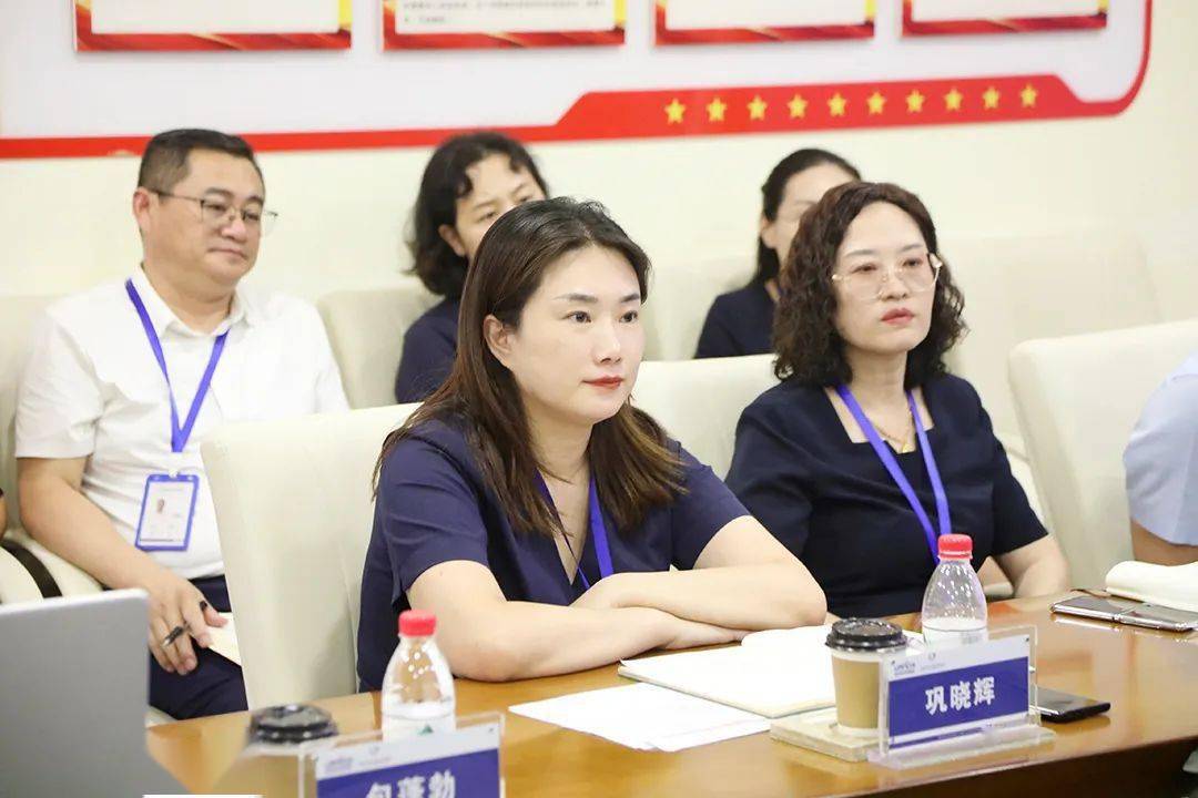 座谈会上,医院院长巩晓辉首先代表青岛莲池妇婴医院对徐州和平医疗