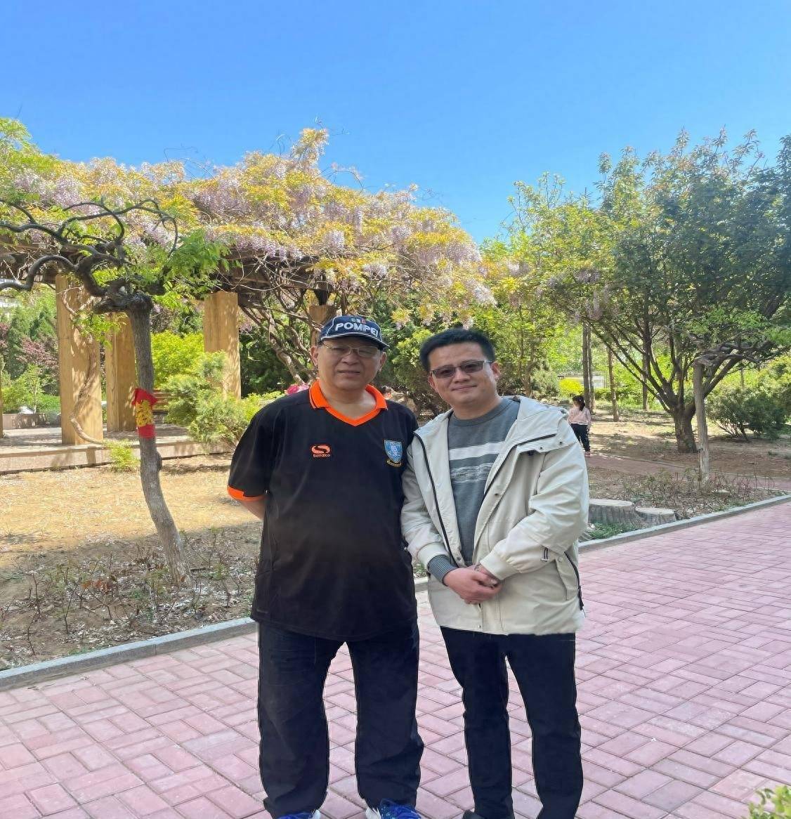 陈海浪书评文章成功入选《江海生浩洋》_烟台_先生_文化