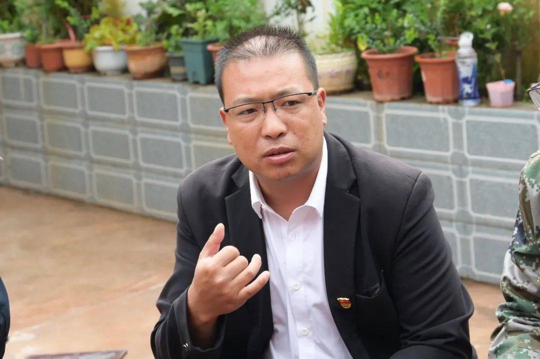 州人民医院赴南涧镇复兴村召开"书记院坝