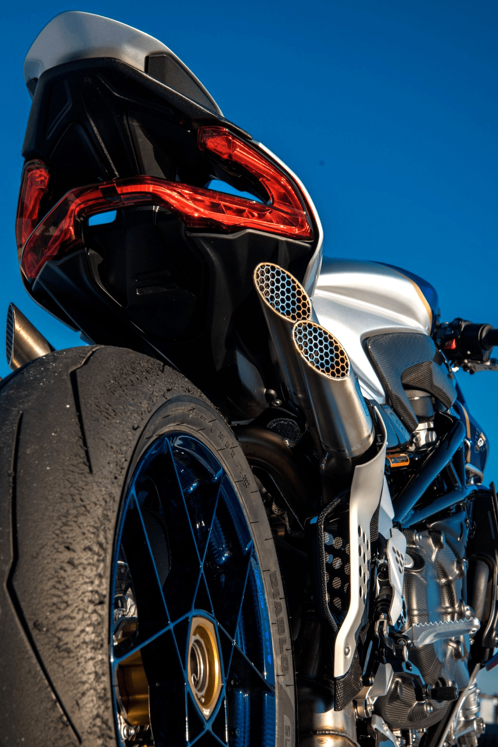 mv 奥古斯塔发布 brutale 1000 rr assen 限量版_搜狐汽车_搜狐网