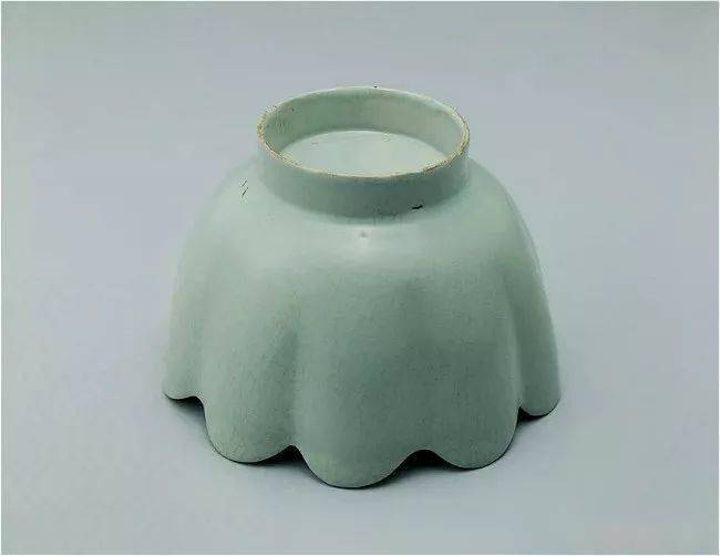 稀世奇珍:台北故宫镇馆之宝 —— 北宋汝窑莲花碗赏析_文章_造型_君子