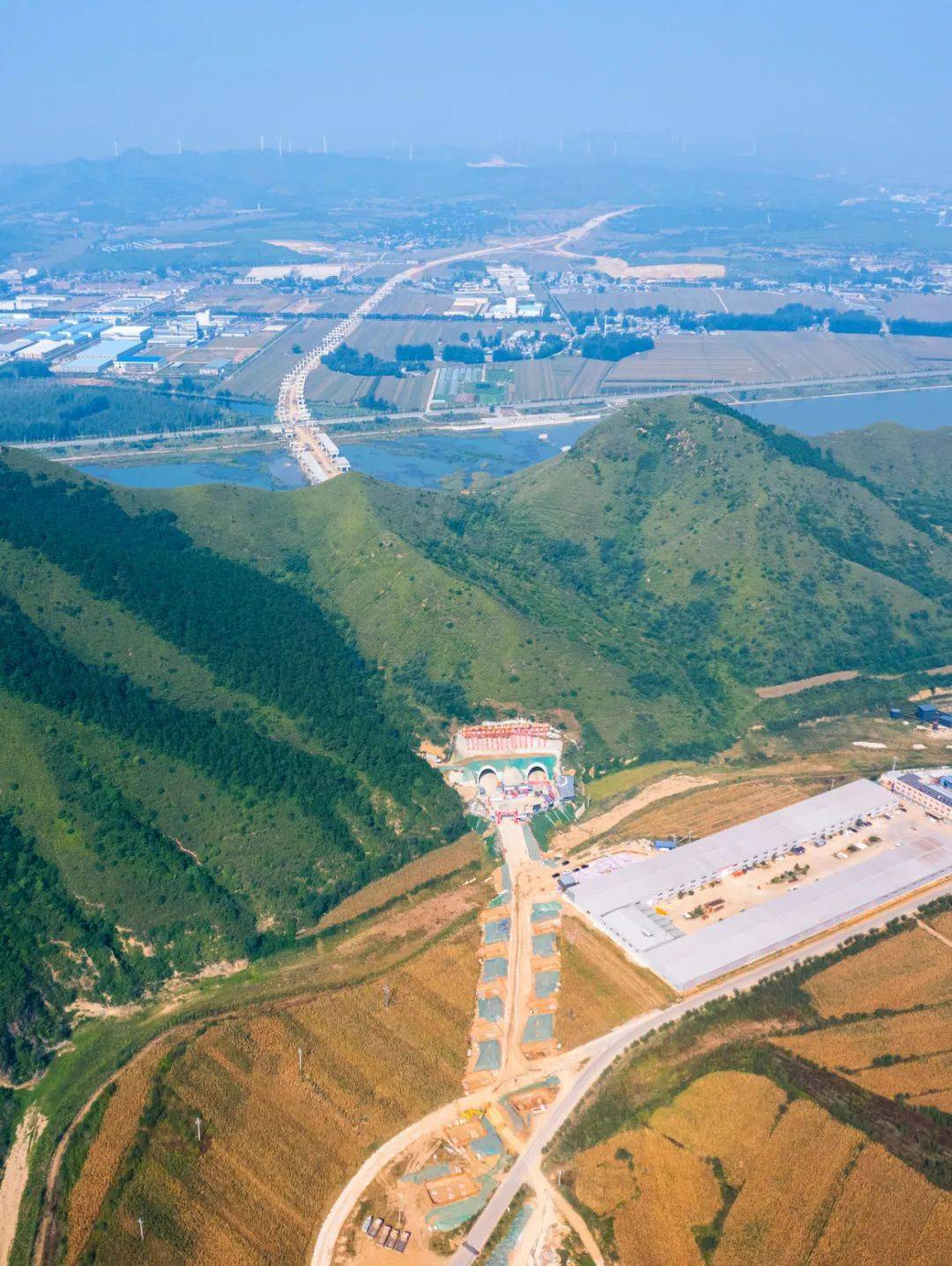 5公里,起点与内蒙古自治区赤峰至凌源公路连接,经建平,凌源,喀左,建昌