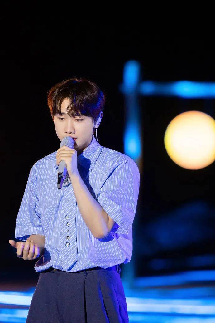 9月最新热歌榜:黄霄云与alan walker《心路》,时隔四年再次合作的一首