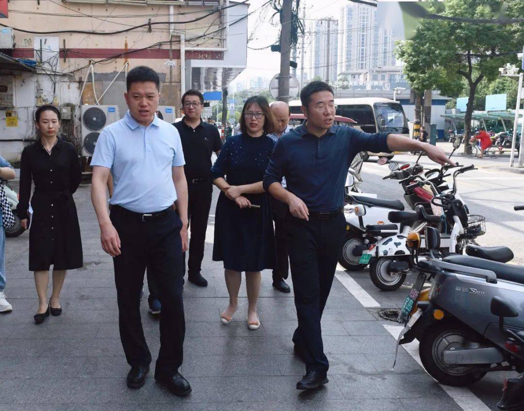 张华谦"四不两直"检查文明城市常态长效建设工作_经开区_农贸市场