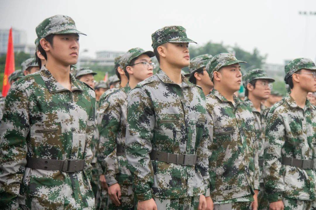 学院隆重举行2023级新生开学典礼暨军训开训动员大会!