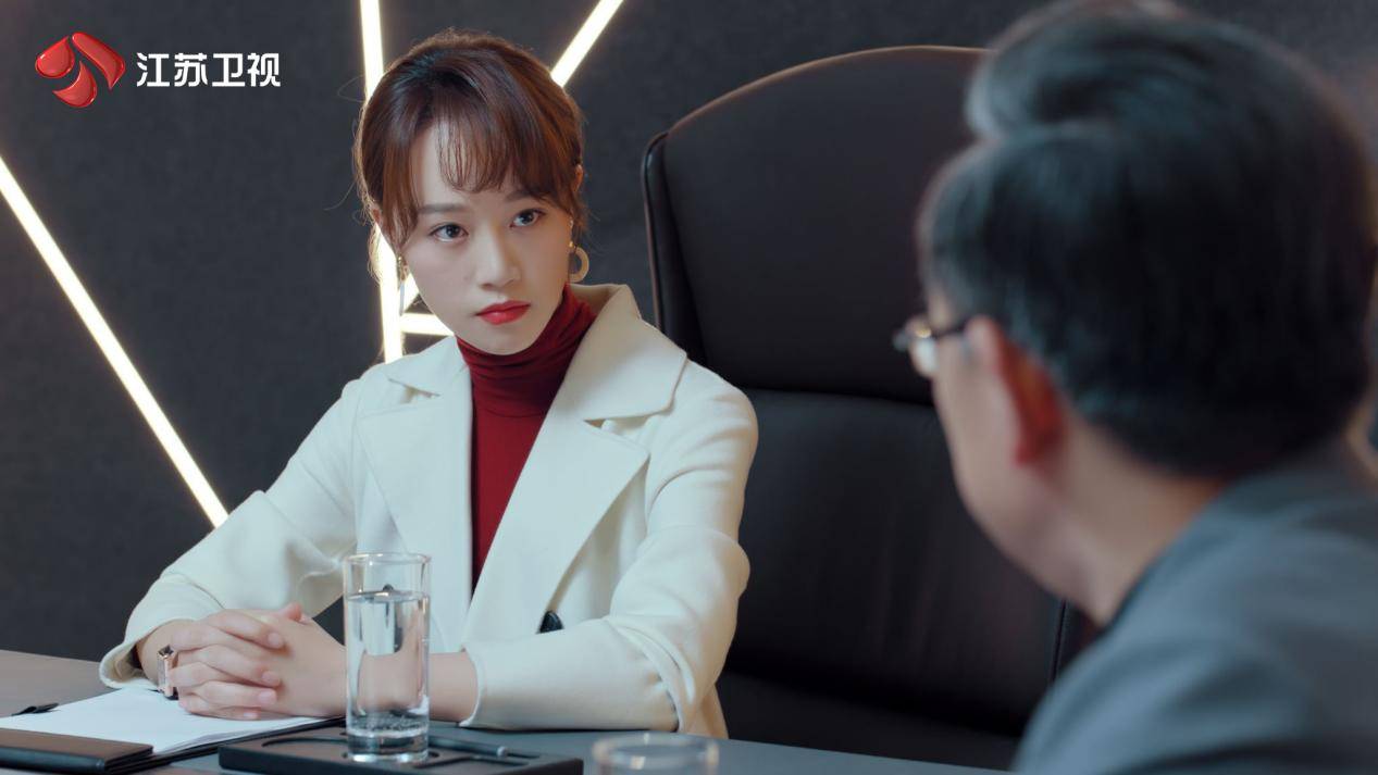 张涵予,蓝盈莹主演职场剧《流光之下》今晚开播,主打悬疑商战_展开