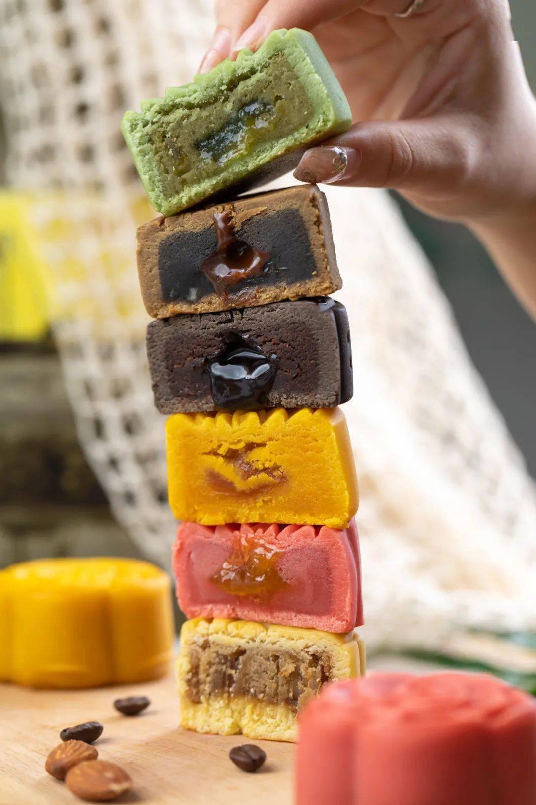 costa咖啡中秋月饼礼盒来了!有好吃月饼,67还送保温杯/马克杯!