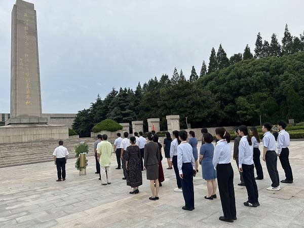 上海市第20支烈士纪念设施崇敬守护志愿服务队成立 全市75处烈士纪念设施实现社会化队伍崇敬守护的全覆盖_顾维瑜_分行_黄竞