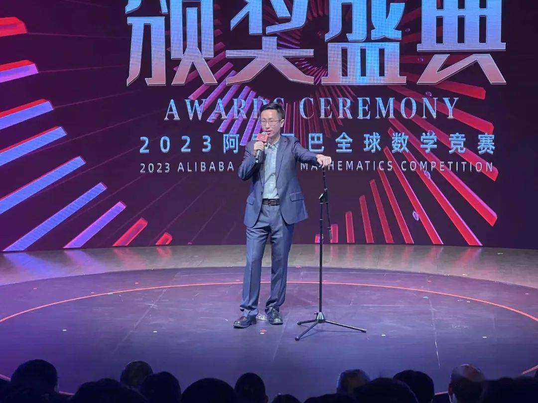 而作为阿赛常客的张盛桐,四次参加四度摘银,今年终于摘金.