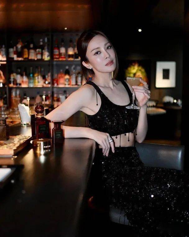 张曦雯赶外景 摄时间抖气_kelly_活动_工作