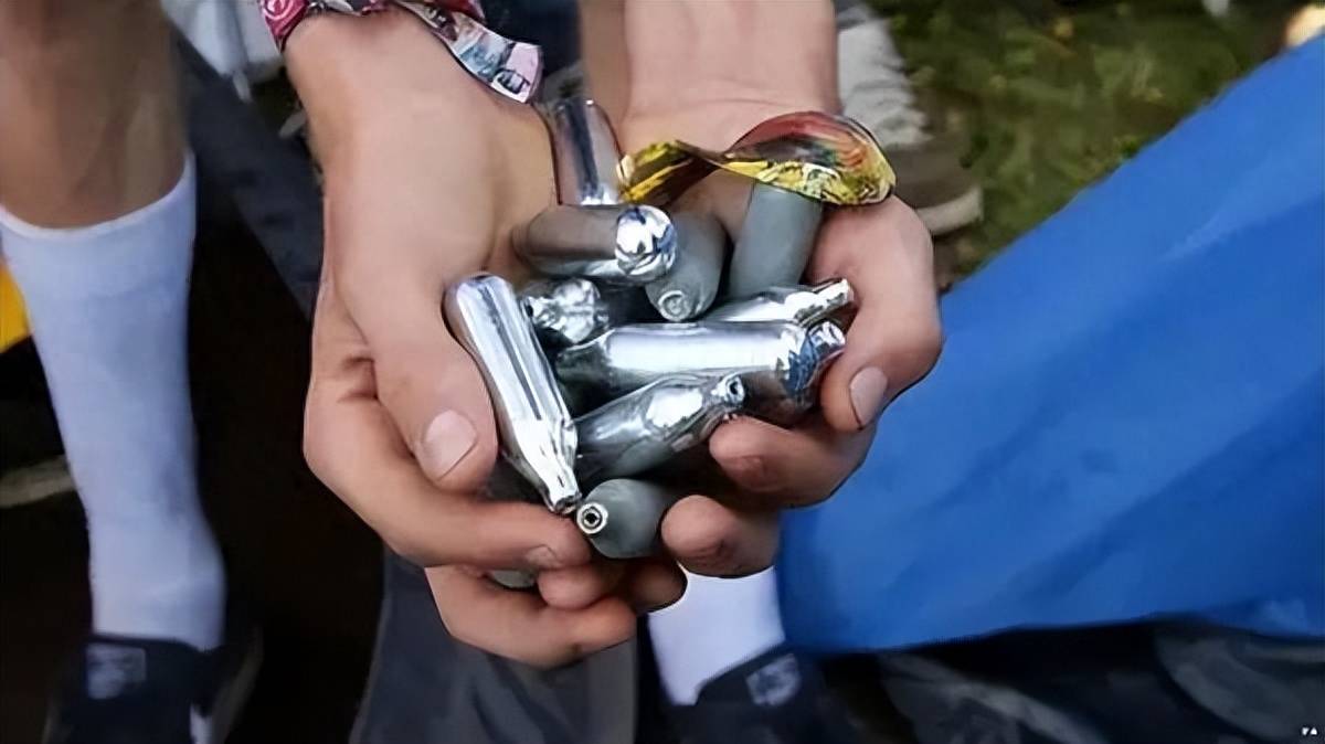 3名男女酒店留下一地"子弹",保洁阿姨报警了!_青少年_麻醉_袁某