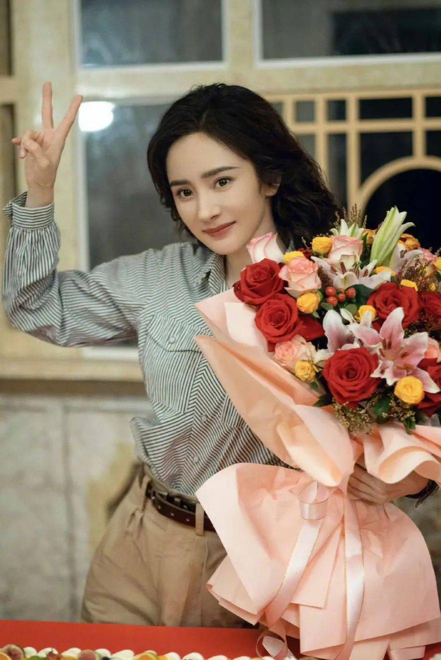 檀健次给大瓜挡枪?杨幂争抚养权新进展?于适新任油王?