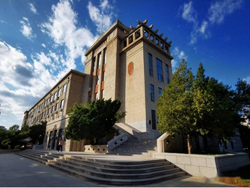 东北大学建筑学院三年级课设作品:高校建筑系馆设计_场地_校区_校园