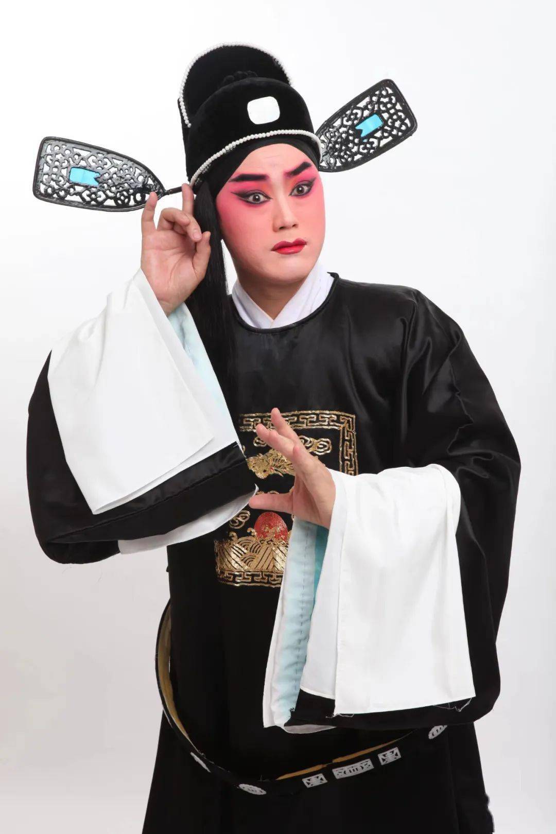 陕西省戏曲研究院秦腔团演员,主工文武小生.